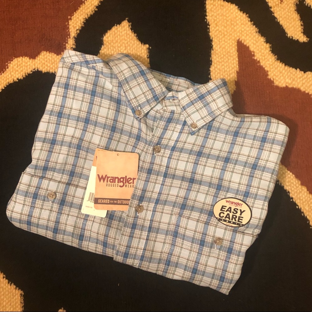 Men’s size L Wrangler short sleeve button down